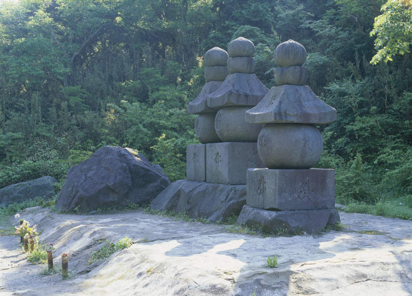 无人,横图,室外,白天,正面,旅游,度假,草地,草坪,美景,树林,植物,雕塑,神奈川,日本,亚洲,阴影,光线,雕像,影子,景观,地面,神奈川县,娱乐,石雕,草,树,树木,绿色,阳光,自然,享受,休闲,景色,放松,生长,成长,自然风光,东亚,本州,关东地方,本州岛,日本国,中部地方,山梨,山梨县,彩图