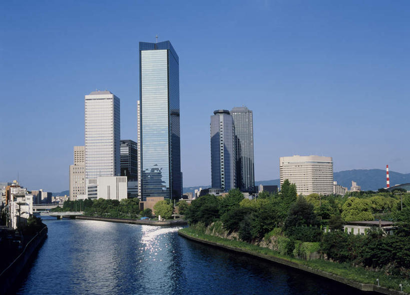 无人,高楼大厦,横图,室外,白天,正面,旅游,度假,河流,水,植物,大厦,建筑,摩天大楼,日本,亚洲,许多,阴影,光线,影子,河岸,河水,水流,云,云朵,云彩,娱乐,树,树木,蓝色,绿色,白云,蓝天,天空,阳光,自然,天,享受,休闲,放松,大阪,生长,成长,东亚,本州,大阪府,本州岛,日本国,近畿地方,近畿,彩图,大楼,高层建筑,高楼,摩天楼