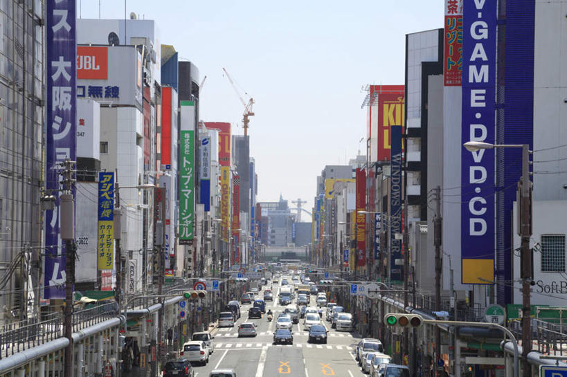 无人,高楼大厦,横图,俯视,室外,白天,旅游,度假,大厦,道路,建筑,路,摩天大楼,指示牌,公路,汽车,日本,亚洲,许多,阴影,光线,日文,英文,标志,文字,影子,交通,娱乐,标识,车,蓝色,蓝天,天空,阳光,交通工具,轿车,天,行驶,享受,休闲,放松,大阪,英文字母,东亚,本州,大阪府,本州岛,日本国,近畿地方,近畿,马路,彩图,高角度拍摄,大楼,高层建筑,高楼,摩天楼