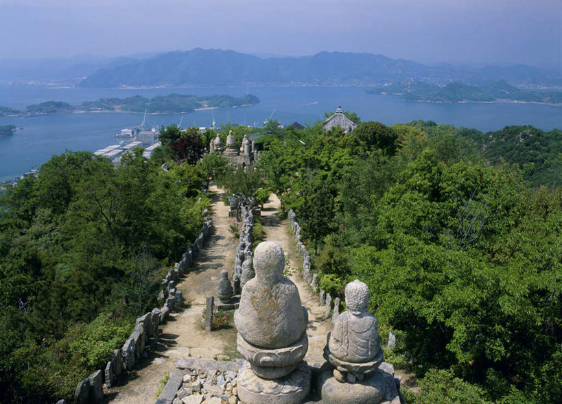 无人,横图,俯视,室外,白天,旅游,度假,海浪,海洋,石头,山,山脉,植物,广岛县,日本,亚洲,雕刻,雕像,石子,浪花,山峰,山峦,娱乐,石雕,树,树木,蓝色,绿色,自然,海水,群山,享受,休闲,放松,生长,成长,海景,东亚,本州,本州岛,日本国,広岛,中国地方,大海,风浪,海,海水的波动,近岸浪,石块,岩石,涌浪,彩图,高角度拍摄