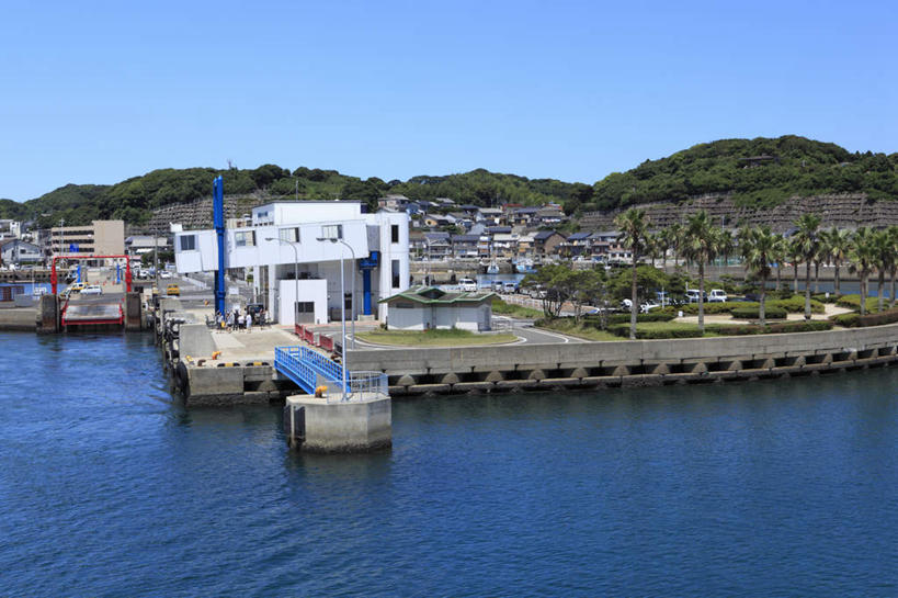 无人,码头,横图,俯视,室外,白天,旅游,度假,海浪,海洋,山,植物,港口,长崎,日本,亚洲,房屋,屋子,浪花,山峰,山峦,娱乐,楼房,树,树木,蓝色,绿色,蓝天,天空,自然,海水,天,享受,休闲,放松,生长,成长,海景,东亚,日本国,长崎县,九州本岛,九州,九州岛,九州地方,大海,风浪,海,海水的波动,近岸浪,涌浪,彩图,高角度拍摄,房子,摆渡口,埠头,渡口,渡头,港湾,海港,货运码头,口岸,商港