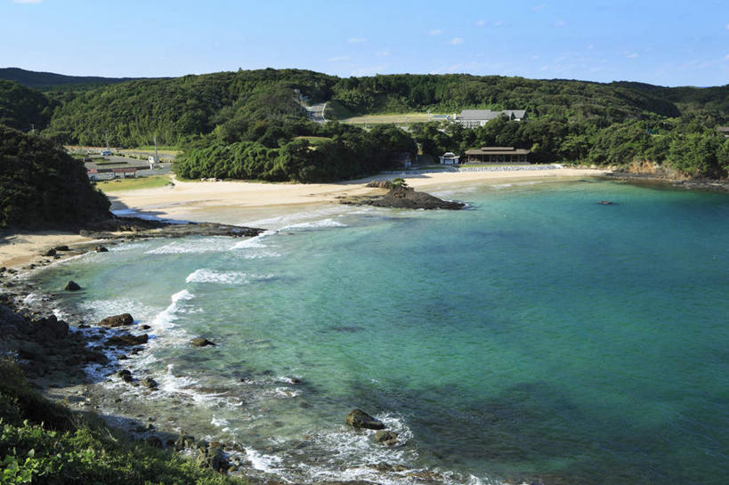 无人,横图,俯视,航拍,室外,白天,旅游,度假,海浪,海洋,石头,山,树林,植物,长崎,日本,亚洲,阴影,光线,石子,影子,浪花,山峰,山峦,娱乐,树,树木,蓝色,绿色,蓝天,天空,阳光,自然,海水,天,享受,休闲,放松,生长,成长,鸟瞰,海景,东亚,日本国,长崎县,九州本岛,九州,九州岛,九州地方,大海,风浪,海,海水的波动,近岸浪,石块,岩石,涌浪,彩图,高角度拍摄