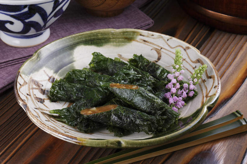 无人,餐厅,横图,俯视,室内,特写,白天,烹饪,餐桌,筷子,桌子,餐具,包裹,碟子,盘,日本料理,料理,食品,紫菜,文化,传统,菜肴,美食,食物,盘子,垫子,碟,日式料理,日式,佳肴,餐台,礼节,紫苏,礼仪,进餐用具,烹调用具,彩图,高角度拍摄,餐馆,饭店,饭馆