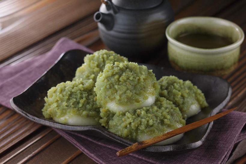 无人,餐厅,横图,俯视,室内,特写,白天,烹饪,餐桌,筷子,桌子,餐具,五个,一堆,堆叠,堆积,碟子,盘,日本料理,绿茶,抹茶,料理,食品,年糕,调味品,调味料,文化,传统,菜肴,美食,食物,盘子,垫子,碟,碗,日式料理,日式,佳肴,餐台,堆,礼节,礼仪,进餐用具,烹调用具,彩图,高角度拍摄,餐馆,饭店,饭馆