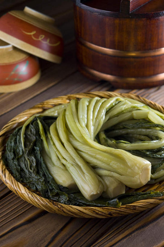 无人,餐厅,竖图,俯视,室内,特写,白天,烹饪,餐桌,桌子,蔬菜,餐具,一堆,许多,堆叠,堆积,弯曲,新鲜,日本料理,料理,食品,竹扁,菜肴,美食,食物,腌制,碗,日式料理,日式,佳肴,有机食品,绿色食品,竹编,餐台,堆,进餐用具,烹调用具,彩图,高角度拍摄,餐馆,饭店,饭馆