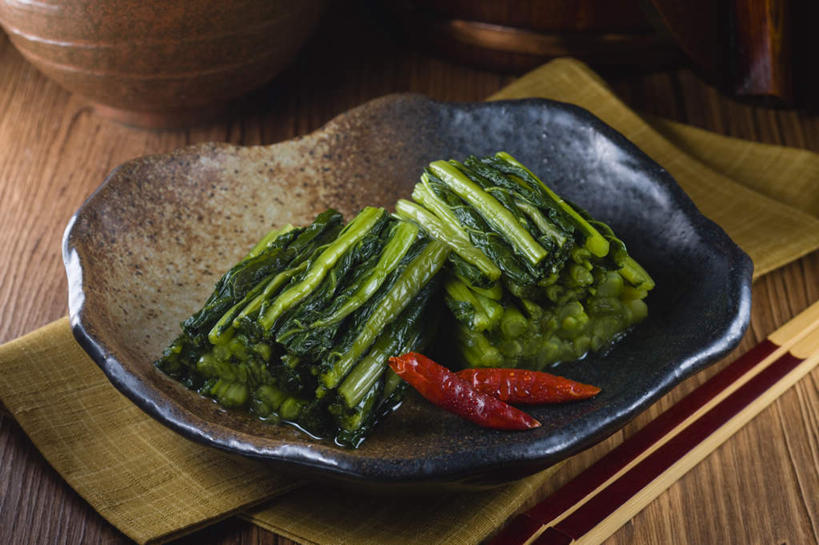 无人,餐厅,横图,俯视,室内,特写,白天,烹饪,餐桌,筷子,桌子,辣椒,蔬菜,餐具,新鲜,日本料理,料理,食品,文化,传统,菜肴,美食,食物,腌制,垫子,碗,日式料理,日式,佳肴,有机食品,绿色食品,餐台,礼节,礼仪,辣角,红海椒,大椒,辣虎,广椒,进餐用具,烹调用具,辣子,红辣椒,海椒,番椒,彩图,高角度拍摄,餐馆,饭店,饭馆