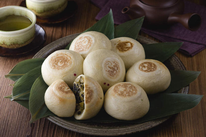 无人,餐厅,横图,俯视,室内,特写,白天,烹饪,烧烤,餐桌,桌子,杯子,叶子,一堆,许多,堆叠,堆积,棍子,壶,日本料理,料理,食品,年糕,绿叶,烤肉,菜肴,美食,竹签,水壶,食物,糕点,白色,茶壶,水杯,日式料理,日式,嫩叶,佳肴,餐台,堆,箬叶,芦苇叶,叶,叶片,茶杯,彩图,高角度拍摄,餐馆,饭店,饭馆