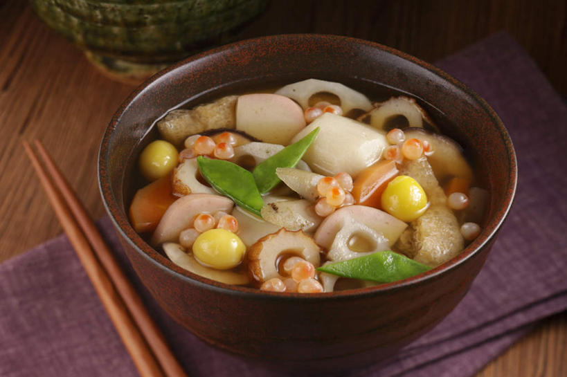 无人,餐厅,横图,俯视,室内,特写,白天,烹饪,餐桌,桌子,扁豆,蔬菜,餐具,新鲜,菌菇,蘑菇,汤,鱼卵,日本料理,味增汤,料理,食品,菌类,锅,藕,菜肴,美食,食物,垫子,碗,日式料理,日式,食用菌,佳肴,有机食品,绿色食品,餐台,进餐用具,烹调用具,彩图,高角度拍摄,餐馆,饭店,饭馆