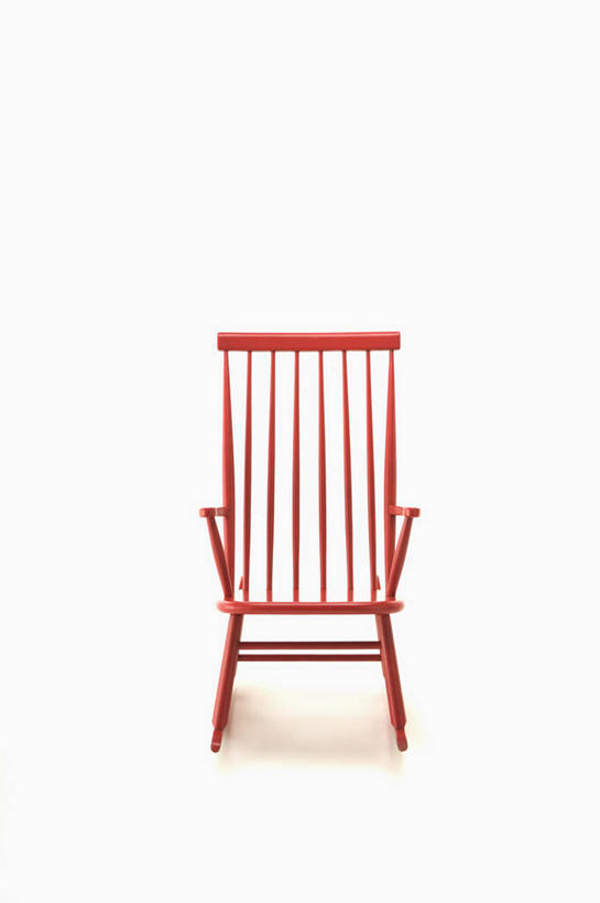 无人,竖图,室内,特写,白天,白色背景,正面,静物,椅子,一把,阴影,反射,木制,影子,摇椅,红色,木制品,摄影,影棚,彩图,影棚拍摄,拍摄