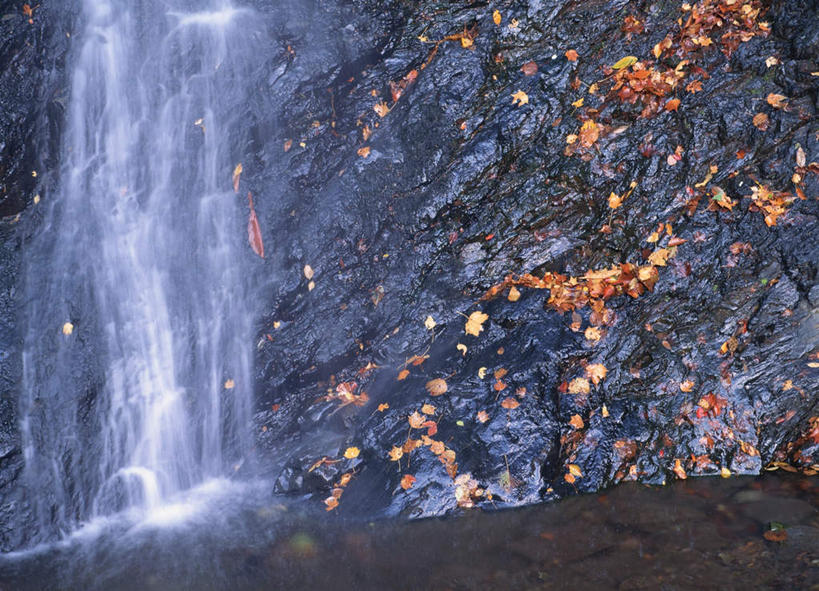 无人,横图,室外,白天,仰视,旅游,度假,美景,瀑布,水,长野县,日本,亚洲,飞溅,溅,液体,景观,娱乐,自然,享受,休闲,景色,放松,喷洒,自然风光,东亚,本州,本州岛,日本国,中部地方,长野,跌水,彩图,低角度拍摄