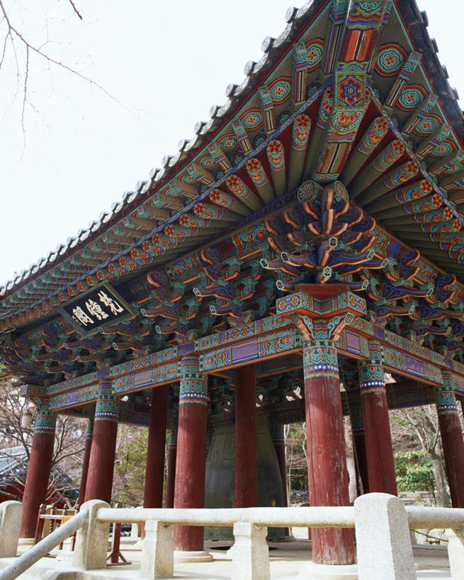 无人,寺庙,竖图,室外,白天,仰视,旅游,度假,名胜古迹,植物,标志建筑,地标,建筑,庆州,韩国,亚洲,节日,遗迹,燃烧,古迹,文化,文物,娱乐,建设,古建筑,树,树木,蓝色,绿色,蓝天,天空,自然,香火,庙宇,天,祈祷,享受,休闲,健康,旅游胜地,放松,许愿,宗教,信仰,生长,晴朗,成长,纪念,祈求,古文明,东亚,佛国寺,万里无云,大韩民国,庆尚北道,庆州市,平安,晴空,晴空万里,彩图,低角度拍摄,庙,寺,道