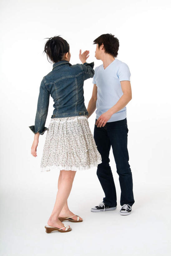 东方人,背部,两个人,家庭,夫妻,站,竖图,室内,白天,白色背景,正面,爱情,亚洲,服装,生气,浪漫,注视,休闲装,黄种人,衣服,观察,看,站着,休闲,温暖,温馨,一家人,休闲服,恩爱,愤怒,恋人,摄影,服饰,影棚,观看,和睦,察看,吵架,发怒,关注,情绪,脾气,忿怒,怨恨,强烈,激动,男人,男性,年轻男性,年轻女性,女人,女性,亚洲人,年轻人,夫妇,情侣,站立,彩图,全身,影棚拍摄,拍摄,伴侣,融洽