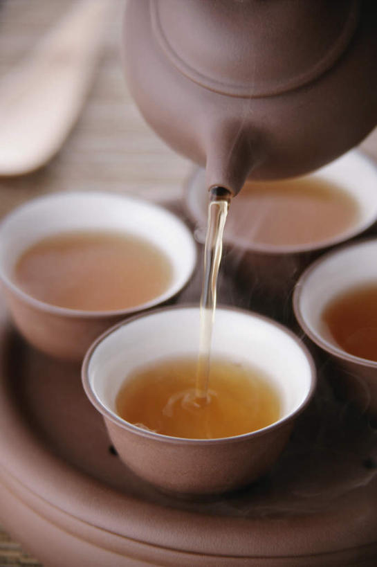 无人,竖图,俯视,室内,特写,白天,幸福,水,雾,茶,桌子,杯子,沸腾,蒸汽,瓷器,碟子,液体,热气,水滴,茶道,茶叶,陶瓷制品,水蒸气,文化,娱乐,饮食,水壶,桌布,饮料,一个,红色,茶壶,四个,享受,休闲,温馨,放松,乐趣,冲,泡,单个,茶艺,提神,舒适,瓷杯,醒脑,蒸发,茶杯,台面,彩图,高角度拍摄,传统文化
