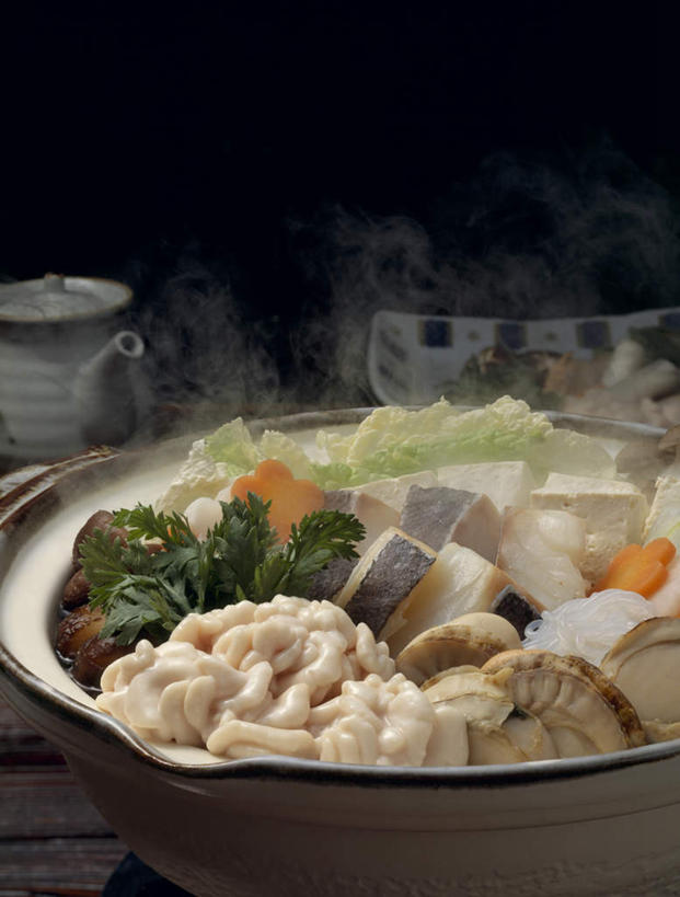 海鲜,豆腐,无人,竖图,俯视,室内,特写,白天,烹饪,雾,桌面,桌子,蔬菜,洋葱,餐具,阴影,沸腾,新鲜,光线,木制,蒸汽,砂锅,影子,大白菜,菌菇,蘑菇,肉,鱼肉,日本料理,料理,食品,水蒸气,切块,扇贝,菌类,白菜,火锅,水产,沙锅,菜肴,美食,肉类,海洋生物,食物,木制品,日式料理,日式,食用菌,佳肴,有机食品,绿色食品,豆制品,水生动物,海产品,水生物,肉食,海底动物,蒸发,暖锅,胶菜,镳菜,进餐用具,烹调用具,圆葱,洋葱头,球葱,彩图,高角度拍摄