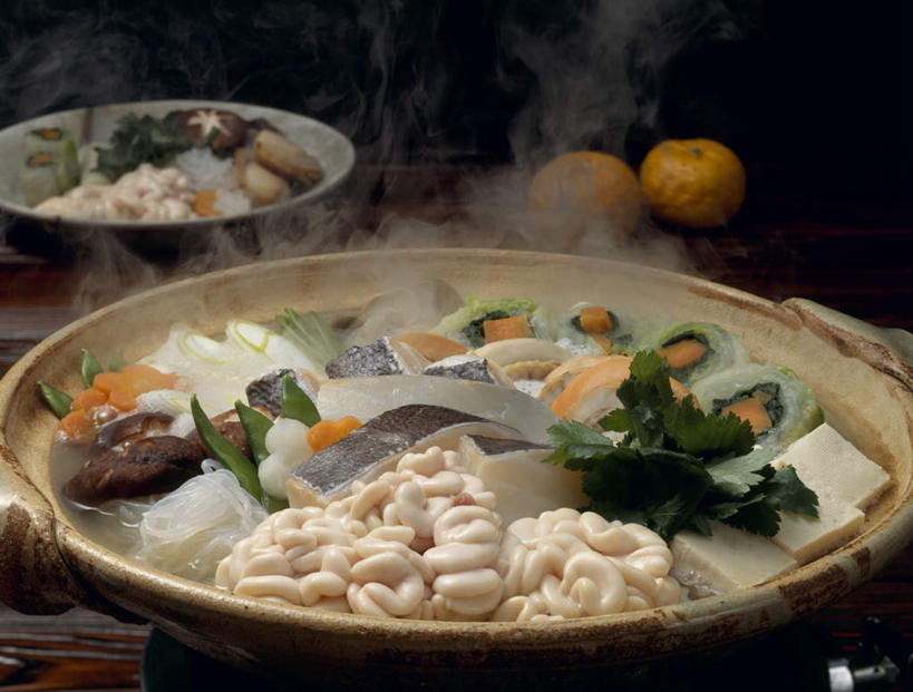 海鲜,面食,面条,豆腐,无人,横图,俯视,室内,特写,白天,烹饪,雾,桌面,桌子,蔬菜,洋葱,餐具,阴影,沸腾,新鲜,光线,木制,蒸汽,砂锅,影子,大白菜,菌菇,蘑菇,面,肉,鱼肉,日本料理,料理,食品,水蒸气,切块,扇贝,菌类,白菜,火锅,水产,沙锅,菜肴,美食,肉类,海洋生物,食物,木制品,日式料理,日式,食用菌,佳肴,有机食品,绿色食品,豆制品,水生动物,海产品,水生物,肉食,海底动物,蒸发,暖锅,胶菜,镳菜,进餐用具,烹调用具,圆葱,洋葱头,球葱,彩图,高角度拍摄