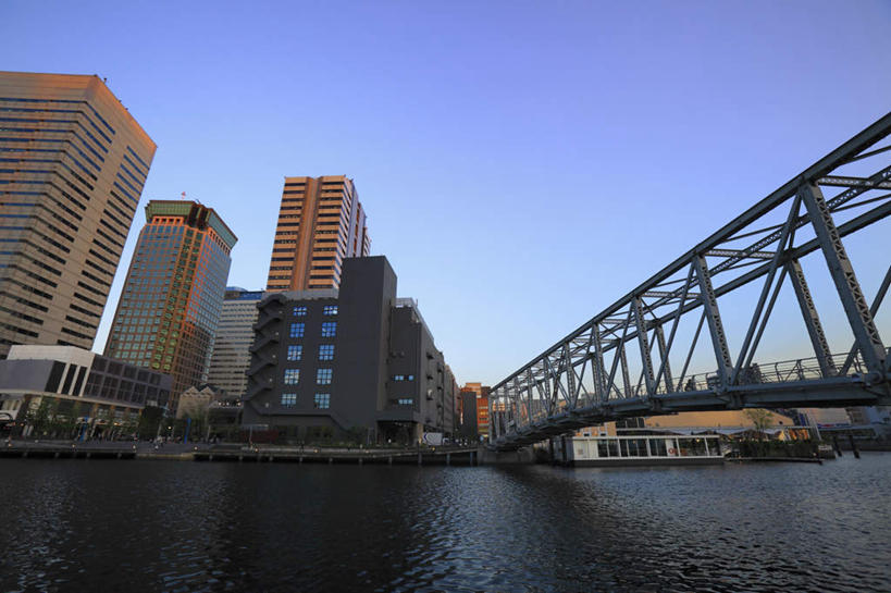 无人,高楼大厦,横图,室外,白天,仰视,旅游,度假,河流,美景,水,城市风光,城市,大桥,大厦,建筑,立交桥,轮船,摩天大楼,桥梁,船,东京,日本,亚洲,阴影,光线,影子,河水,景观,水流,云,云朵,高架,斜拉桥,桥,品川区,云彩,娱乐,蓝色,白云,蓝天,天空,阳光,天,行驶,享受,休闲,景色,放松,东亚,本州,关东地方,本州岛,日本国,东京都,彩图,低角度拍摄,大楼,高层建筑,高楼,摩天楼