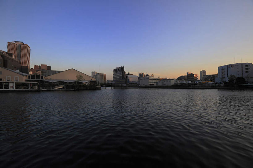 无人,高楼大厦,横图,室外,白天,正面,旅游,度假,海浪,海洋,美景,城市风光,城市,大厦,建筑,摩天大楼,东京,日本,亚洲,景观,浪花,晚霞,霞光,品川区,娱乐,蓝色,蓝天,天空,海水,黄昏,天,享受,休闲,景色,彩霞,放松,海景,东亚,本州,关东地方,本州岛,日本国,东京都,大海,风浪,海,海水的波动,近岸浪,涌浪,彩图,大楼,高层建筑,高楼,摩天楼