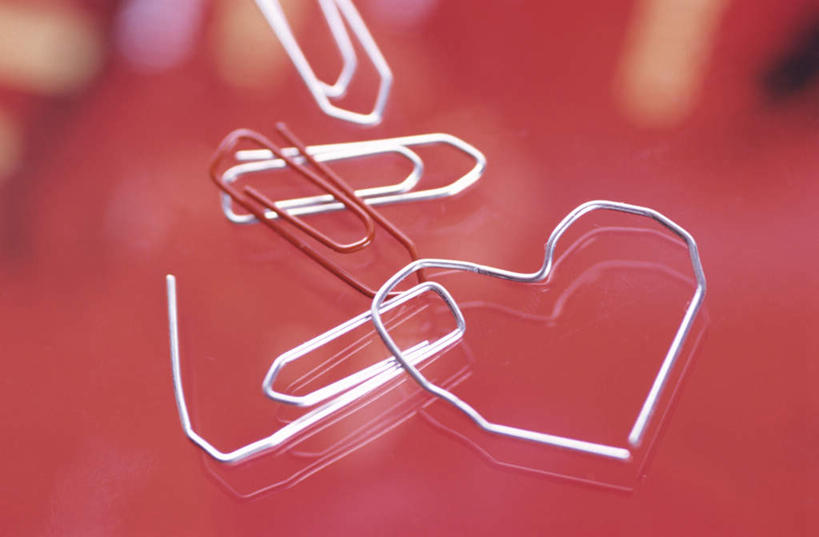 无人,横图,室内,特写,白天,正面,爱情,静物,金属制品,情人节,节日,爱心,朦胧,模糊,庆祝,金属,办公用品,回形针,浪漫,文化,学习用品,庆典,温暖,温馨,心形,恩爱,摄影,影棚,纪念,文具用品,和睦,曲别针,心型,彩图,影棚拍摄,拍摄,融洽