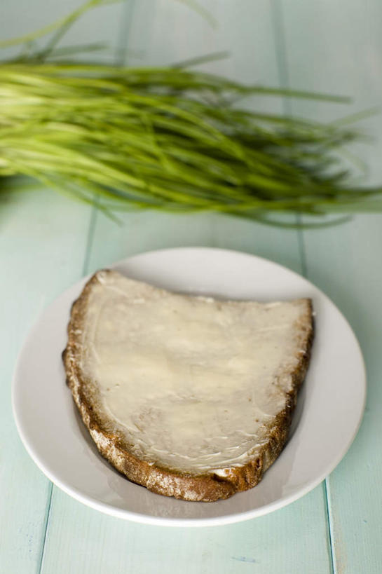 点心,面包,无人,竖图,俯视,室内,特写,白天,植物,餐桌,桌子,蔬菜,餐具,一堆,一块,许多,阴影,堆叠,堆积,新鲜,反射,木制,碟子,盘,影子,葱,黄油,食品,面点,草药,药草,中药,食物,糕点,一个,绿色,白色,自然,盘子,木制品,碟,摄影,有机食品,绿色食品,影棚,生长,单个,成长,餐台,堆,细香葱,香葱,乳制品,白脱油,药材,中草药,中药材,本草,乳脂,彩图,高角度拍摄,影棚拍摄,拍摄