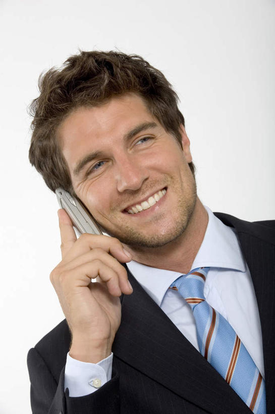 西方人,脸,头,脸颊,手,一个人,商务人士,商务男性,站,打电话,竖图,室内,特写,白天,白色背景,正面,衬衫,电话,手机,欧洲,欧洲人,仅一个男性,仅一个人,握,套装,服装,领带,拿,拿着,注视,通讯设备,肩膀,仅一个年轻男性,衣服,观察,看,站着,手部,握着,摄影,服饰,影棚,观看,单手,察看,象征,衣着,庄重,穿着,关注,商务装,身份,工薪阶层,正式,地位,衣饰,交流,男人,男性,年轻男性,白种人,头部,脸部,脸蛋,面部,白领,上班族,沟通,通话,站立,半身,彩图,影棚拍摄,衬衣,拍摄