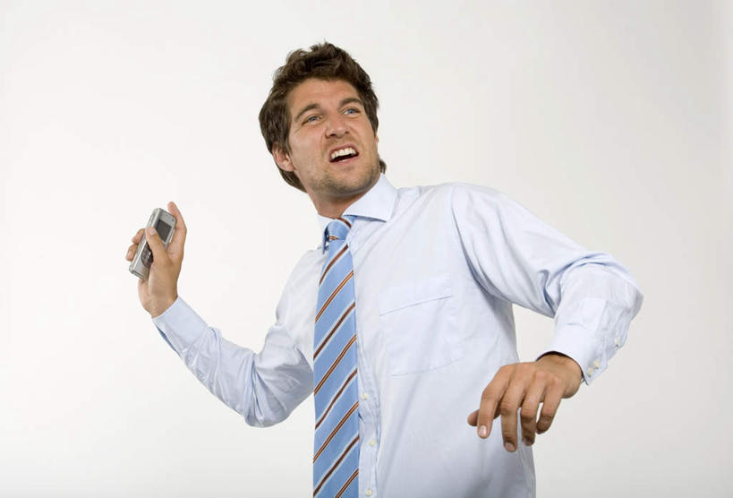 西方人,一个人,商务人士,商务男性,站,投,打电话,横图,室内,白天,白色背景,正面,衬衫,西装,电话,手机,欧洲,欧洲人,仅一个男性,仅一个人,握,套装,服装,正装,领带,拿,拿着,注视,职业装,通讯设备,仅一个年轻男性,衣服,观察,看,站着,握着,摄影,服饰,影棚,观看,察看,象征,衣着,庄重,穿着,关注,商务装,身份,工薪阶层,正式,地位,衣饰,交流,男人,男性,年轻男性,白种人,白领,上班族,沟通,抛,扔,撒,通话,站立,掷,半身,彩图,影棚拍摄,衬衣,拍摄