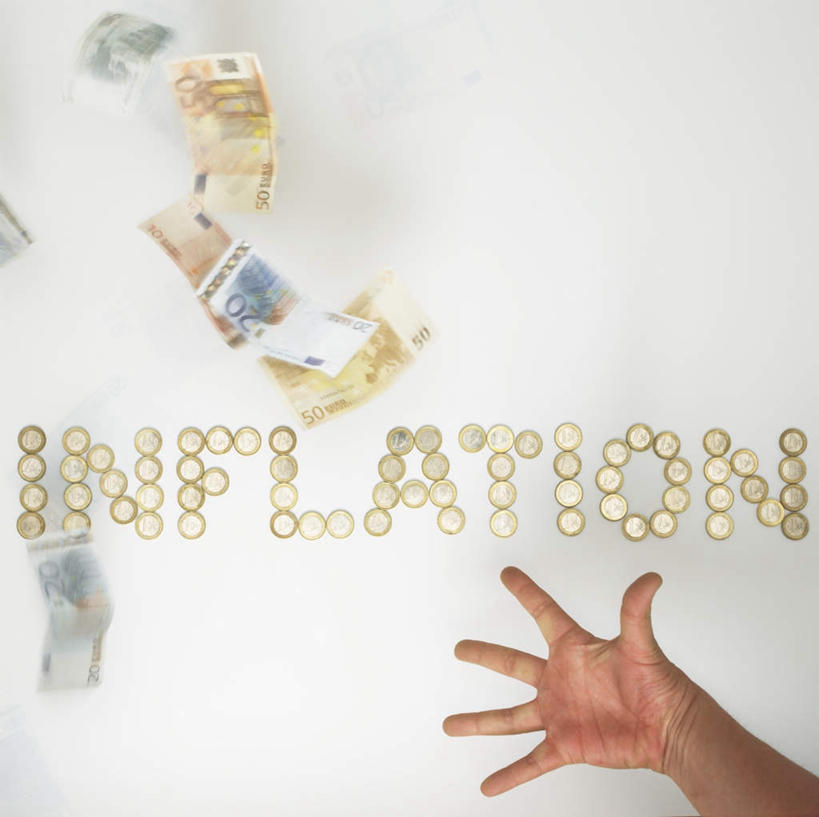 西方人,儿童,手,一个人,横图,俯视,室内,特写,白天,白色背景,纯洁,钱,欧洲,欧洲人,仅一个男性,仅一个人,英文,标志,钱币,文字,字符,字母,欧元,标识,小孩,仅一个小孩,手部,可爱,童年,童趣,钞票,金融,纸币,摄影,影棚,经济,英文字母,流通,纸钞,贸易,童真,烂漫,无邪,天真,货币,现金,硬币,男孩,男人,男性,白种人,孩子,半身,彩图,高角度拍摄,影棚拍摄,拍摄,男生