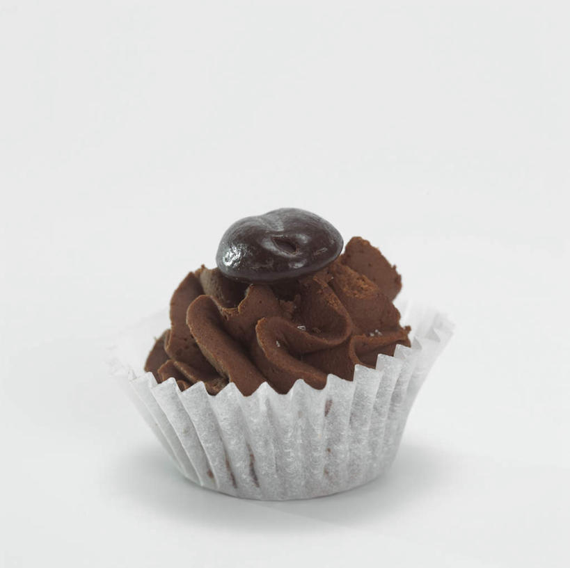 点心,无人,横图,俯视,室内,特写,白天,白色背景,下午茶,餐桌,桌子,阴影,反射,影子,食品,糖,糖果,甜点,甜品,食物,糕点,甜食,巧克力,摄影,影棚,餐台,朱古力,纸托,黑巧克力,蛋糕托,蛋糕托纸,蛋糕纸托,彩图,高角度拍摄,影棚拍摄,拍摄,蛋糕