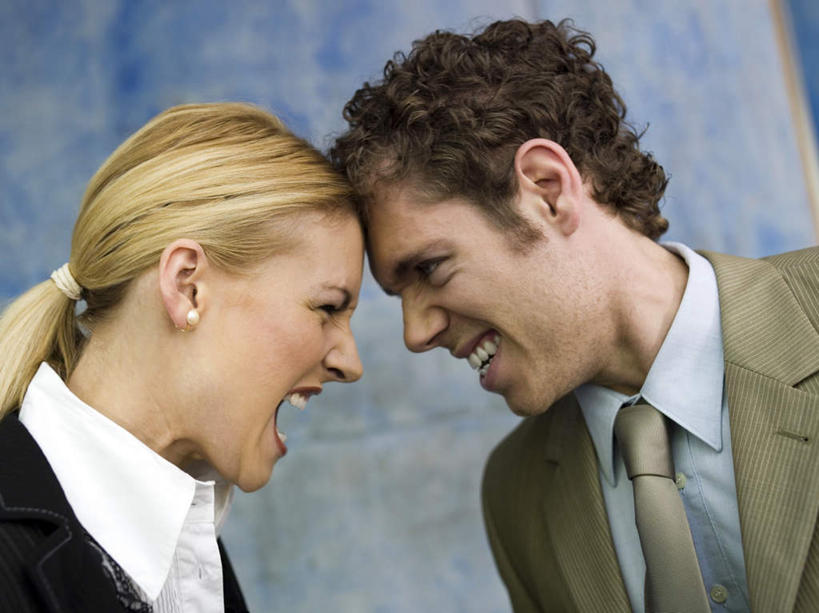 西方人,两个人,同事,商务人士,商务男性,商务女性,站,笑,微笑,露齿笑,横图,室内,白天,侧面,衬衫,成功,合作,团队,集体,信心,欧洲,欧洲人,套装,注视,队伍,相视,观察,看,站着,张嘴,面对面,观看,对视,察看,领导,互视,成就,关注,相对,商务装,合伙,领袖,张大嘴巴,工薪阶层,相看,男人,男性,年轻男性,年轻女性,女人,女性,白种人,白领,上班族,张开嘴,站立,半身,彩图,衬衣