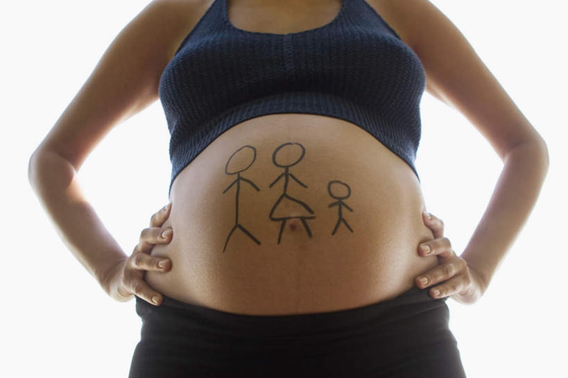 西方人,孕妇,一个人,站,横图,室内,白天,白色背景,正面,绘画,欧洲,欧洲人,仅一个年轻女性,仅一个女性,仅一个人,服装,休闲装,手叉腰,裸露,衣服,叉腰,站着,休闲,怀孕,休闲服,摄影,服饰,影棚,双手叉腰,待产,裸,妊娠,准妈妈,年轻女性,女人,女性,白种人,产妇,画画,站立,半身,彩图,影棚拍摄,拍摄