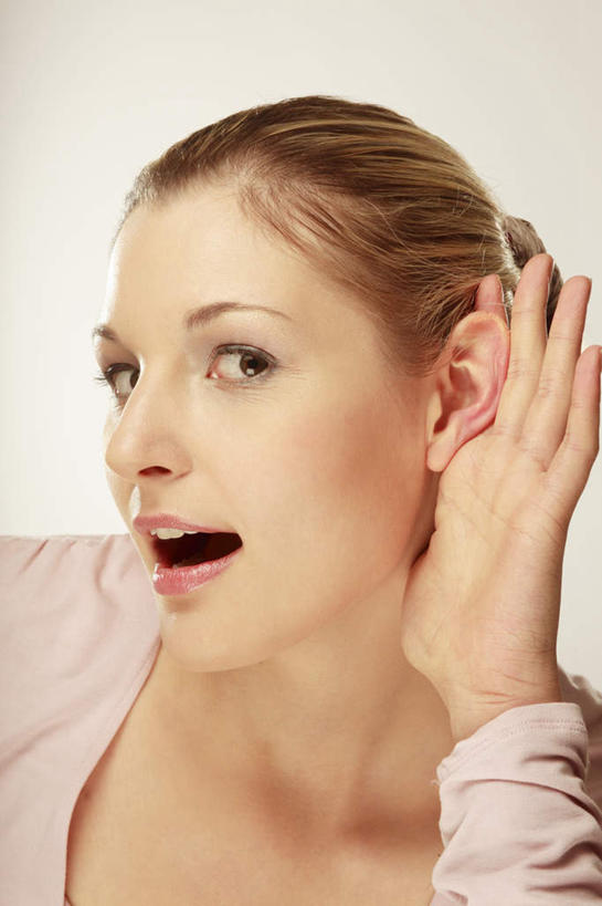 西方人,脸,头,耳朵,脸颊,手,手掌,一个人,站,举,竖图,室内,特写,白天,白色背景,正面,欧洲,欧洲人,仅一个年轻女性,仅一个女性,仅一个人,注视,肩膀,观察,看,托,站着,张嘴,手部,摄影,影棚,观看,单手,察看,关注,张大嘴巴,年轻女性,女人,女性,白种人,头部,耳,耳部,脸部,脸蛋,面部,张开嘴,举起,举手,举着,向上举,向上伸,向上托,站立,半身,彩图,影棚拍摄,拍摄