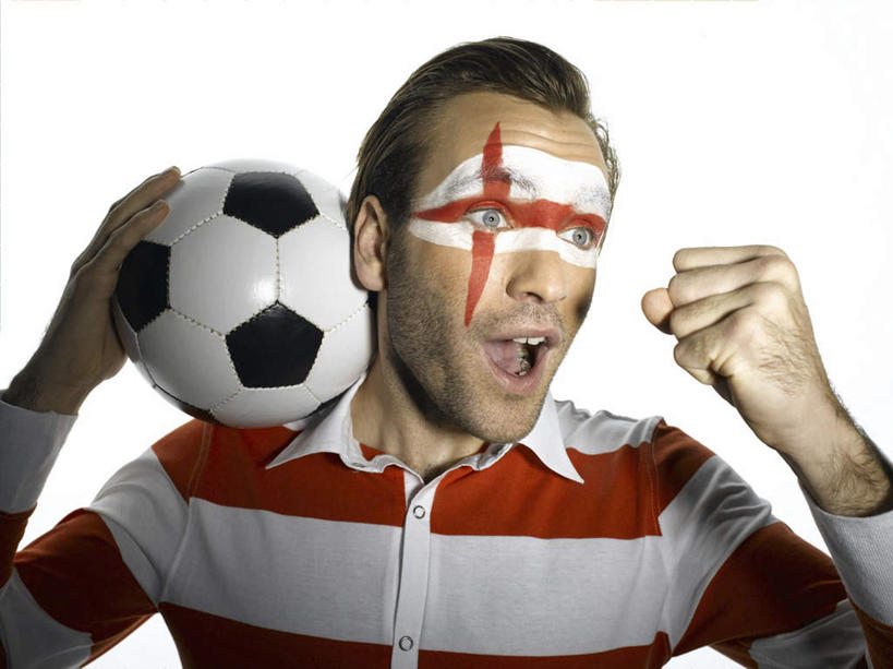 西方人,脸,头,脸颊,手,一个人,站,捧,横图,室内,特写,白天,白色背景,正面,足球,旗帜,国旗,瑞士,欧洲,欧洲人,双手,仅一个男性,仅一个人,仅一个中年男性,服装,足球装备,注视,休闲装,鼓励,运动器械,纹身,肩膀,球,一个,衣服,观察,加油,看,手势,站着,张嘴,休闲,手部,休闲服,健身器械,打气,摄影,服饰,影棚,单个,观看,察看,关注,鼓舞,健身器材,张大嘴巴,中欧,蹴鞠,瑞士联邦,足球运动,男人,男性,中年男性,白种人,头部,脸部,脸蛋,面部,旗,张开嘴,端,端着,捧着,手捧,站立,半身,彩图,影棚拍摄,拍摄,运动器材