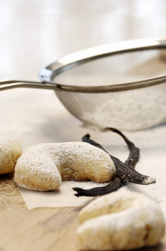 点心,无人,竖图,俯视,室内,特写,白天,植物,桌面,桌子,圣诞节,阴影,节日,庆祝,反射,木制,滤器,影子,勺子,月亮,调料,食品,糖,甜点,草药,药草,月光,调味品,调味料,文化,中药,食物,糕点,木制品,饼干,甜食,零食,庆典,清热,纪念,明亮,药材,中草药,漏勺,香草兰,中药材,本草,装饰饼干,皎洁,解毒,婆绒花,山薄荷,石母草,彩图,高角度拍摄