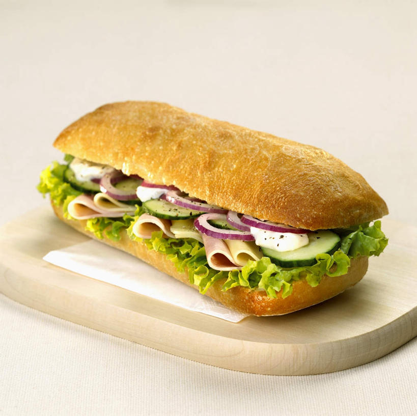 点心,面包,无人,横图,俯视,室内,特写,白天,烹饪,西餐,餐桌,桌面,桌子,蔬菜,洋葱,阴影,新鲜,反射,木制,影子,生菜,莴苣,肉,汉堡,料理,食品,面点,案板,猪肉,菜肴,美食,肉类,砧板,食物,糕点,一个,木制品,快餐,西式,摄影,佳肴,有机食品,绿色食品,影棚,单个,餐台,玉葱,肉食,西式快餐,垃圾食品,豚肉,春菜,鹅仔菜,莴仔菜,千金菜,叶用莴苣,圆葱,洋葱头,球葱,葱头,彩图,高角度拍摄,影棚拍摄,拍摄