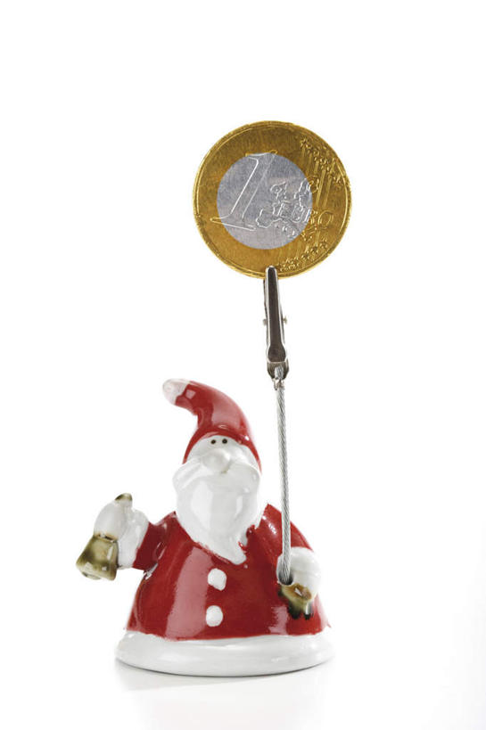 西方人,一个人,无人,站,竖图,室内,特写,白天,白色背景,正面,民族服装,钱,静物,帽子,雕塑,欧洲,欧洲人,仅一个男性,仅一个人,握,服装,艺术,装饰,雕刻,雕像,钱币,拿,拿着,衣服,红色,夹子,工艺品,站着,仅一个老年男性,圣诞帽,握着,金融,摄影,服饰,影棚,经济,纪念,美术,衣着,穿着,主题,流通,陈列,贸易,功能,美学,棉帽,衣饰,货币,现金,硬币,老年男性,男人,男性,白种人,站立,彩图,全身,影棚拍摄,传统服装,民俗服,拍摄