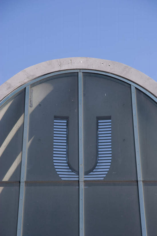 无人,家,竖图,室外,白天,仰视,度假,美景,城市风光,城市,德国,欧洲,阴影,光线,影子,字母,房屋,屋子,景观,首都,娱乐,楼房,柏林,住宅,阳光,享受,休闲,景色,放松,西欧,德意志联邦共和国,柏林州,彩图,低角度拍摄,房子