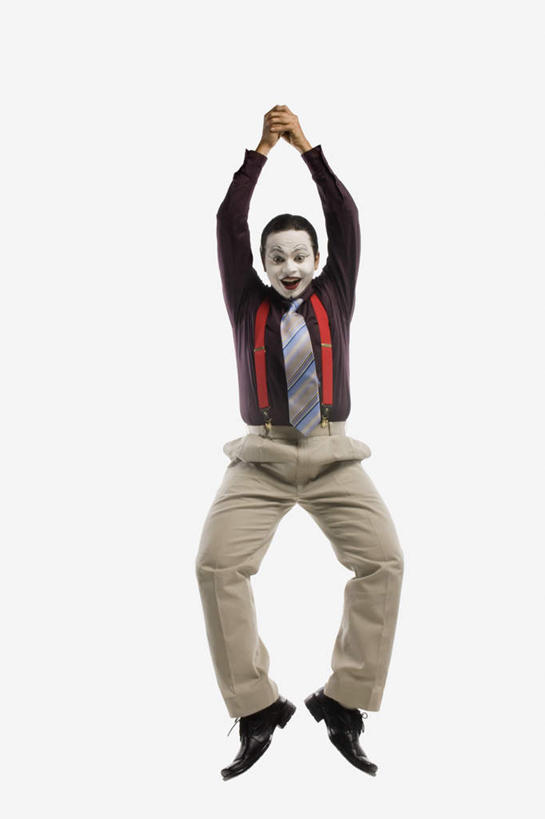 一个人,小丑,跳,举,竖图,室内,白天,白色背景,正面,衬衫,西装,跳舞,亚洲,仅一个男性,仅一个人,套装,服装,正装,领带,注视,职业装,仅一个年轻男性,衣服,观察,看,托,摄影,服饰,影棚,观看,察看,象征,衣着,庄重,穿着,关注,身份,舞姿,正式,地位,衣饰,男人,男性,年轻男性,亚洲人,印度人,丑角,举起,举手,举着,跳跃,向上举,向上伸,向上托,彩图,全身,影棚拍摄,衬衣,拍摄,舞蹈