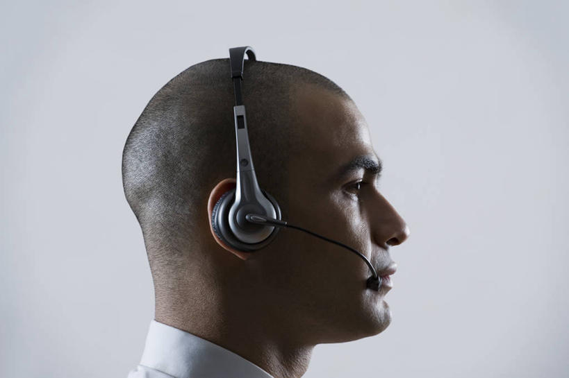 脸,头,脸颊,脖子,秃头,一个人,商务人士,商务男性,横图,室内,特写,白天,侧面,衬衫,通讯,客服,亚洲,仅一个男性,仅一个人,灰色背景,套装,信息,话务员,注视,肩膀,仅一个年轻男性,耳机,耳麦,话筒,观察,看,服务,通信,摄影,影棚,观看,协调,察看,麦克风,头戴式耳麦,关注,销售,商务装,工薪阶层,客服人员,电话销售,接待员,客户服务,男人,男性,年轻男性,亚洲人,印度人,头部,光头,无发,脖,颈,颈部,脸部,脸蛋,面部,白领,接线员,上班族,半身,彩图,影棚拍摄,衬衣,拍摄,头戴式耳机