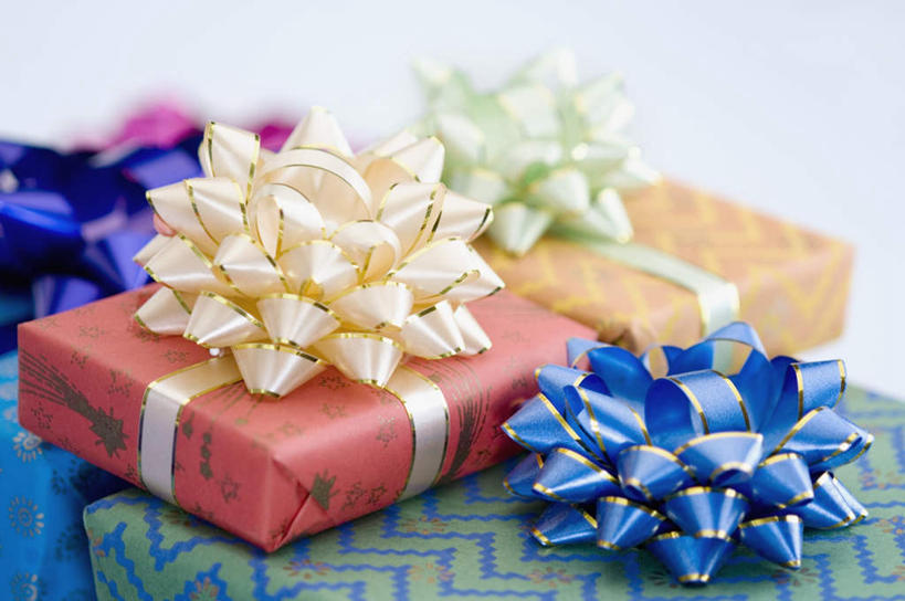 无人,横图,俯视,室内,特写,白天,静物,礼盒,礼物,一堆,许多,堆叠,堆积,朦胧,模糊,装饰,包装,纸盒,缎带,盒子,包装盒,礼品盒,礼品,堆,彩图,高角度拍摄