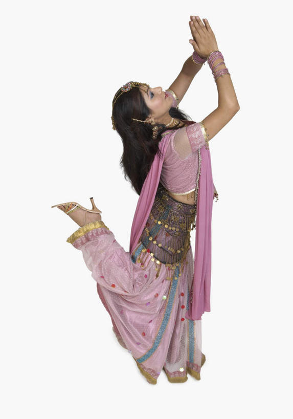 一个人,竖图,室内,白天,白色背景,侧面,民族服装,项链,亚洲,仅一个年轻女性,仅一个女性,仅一个人,服装,抬腿,装饰品,衣服,粉色,耳环,饰品,手链,首饰,双手合十,摄影,服饰,手镯,影棚,戴着,单脚站立,衣着,穿着,镯子,衣饰,年轻女性,女人,女性,亚洲人,印度人,抬头,仰头,彩图,全身,影棚拍摄,传统服装,民俗服,拍摄