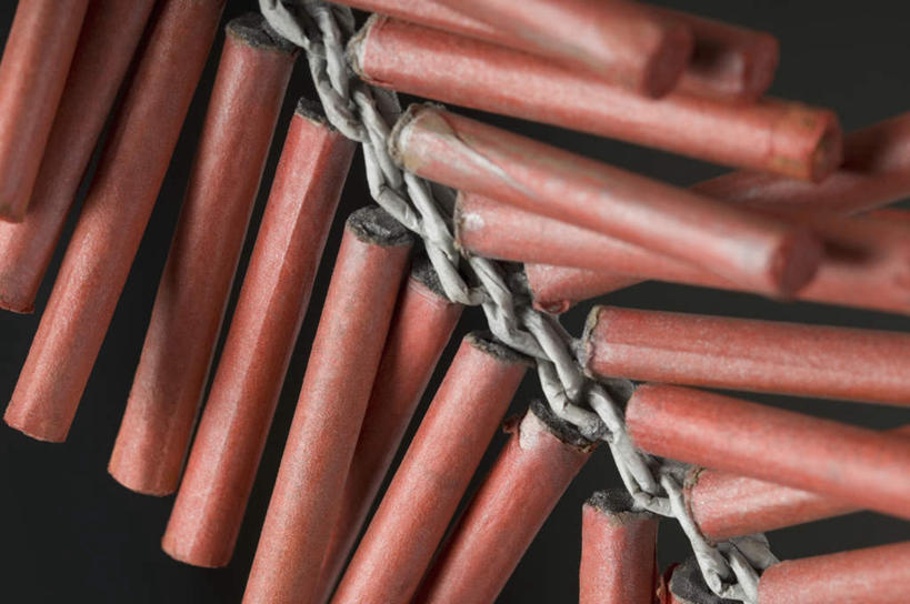 无人,横图,俯视,室内,特写,白天,鞭炮,一排,黑色背景,朦胧,模糊,排列,导火线,摄影,影棚,队列,印度文化,爆竿,爆仗,爆竹,鞭爆,炮仗,彩图,高角度拍摄,影棚拍摄,拍摄