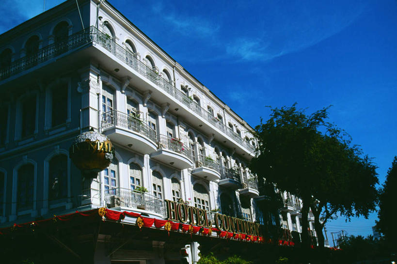无人,宾馆,露台,横图,室外,白天,仰视,度假,美景,植物,阳台,城市风光,城市,越南,亚洲,阴影,光线,影子,景观,云,云朵,云彩,娱乐,树,树木,蓝色,绿色,白云,蓝天,天空,阳光,自然,天,享受,休闲,景色,放松,东南亚,生长,晴朗,成长,越南社会主义共和国,胡志明市,胡志明,晴空,彩图,低角度拍摄,客店,客栈,露天阳台,旅店,旅馆,旅舍,汽车旅馆