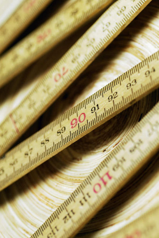 无人,竖图,俯视,室内,特写,白天,静物,一把,朦胧,模糊,测量,木制,标志,数字,文字,字符,刻度,标识,尺,木制品,阿拉伯数字,测量工具,尺子,衡量,绘图,折尺,比例,测绘,量具,量仪,标度,彩图,高角度拍摄