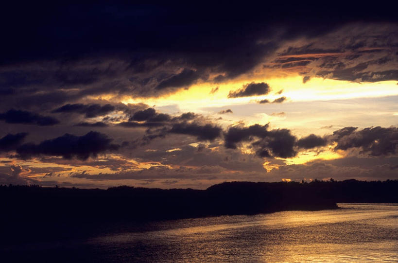 无人,横图,室外,白天,正面,旅游,度假,岛屿,海浪,海洋,石头,美景,日落,山,山脉,斐济,阴影,光线,石子,影子,岛,景观,浪花,山顶,山峰,晚霞,霞光,落日,山峦,背光,娱乐,倒影,阳光,自然,海水,黄昏,群山,享受,休闲,景色,彩霞,放松,倒映,自然风光,大洋洲,逆光,海景,沉积岩,南太平洋,斐济群岛共和国,颠峰,极峰,夕照,反照,水成岩,洛迈维蒂群岛,瓦卡亚岛,大海,风浪,海,海水的波动,近岸浪,列岛,群岛,石块,岩石,涌浪,诸岛,夕阳,彩图,斜阳