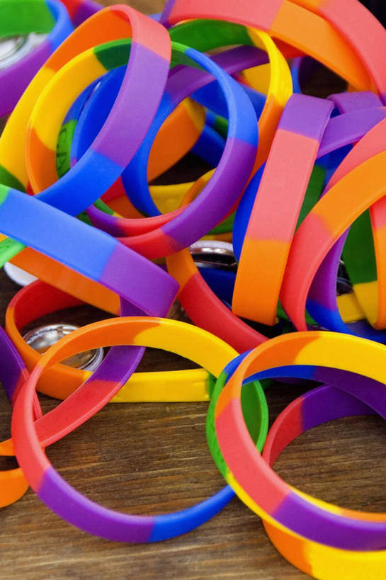 无人,竖图,彩色,室内,特写,白天,正面,桌面,桌子,静物,许多,阴影,反射,木制,影子,护腕,很多,木制品,五颜六色,色彩斑斓,五彩缤纷,五彩斑斓,五光十色,彩图