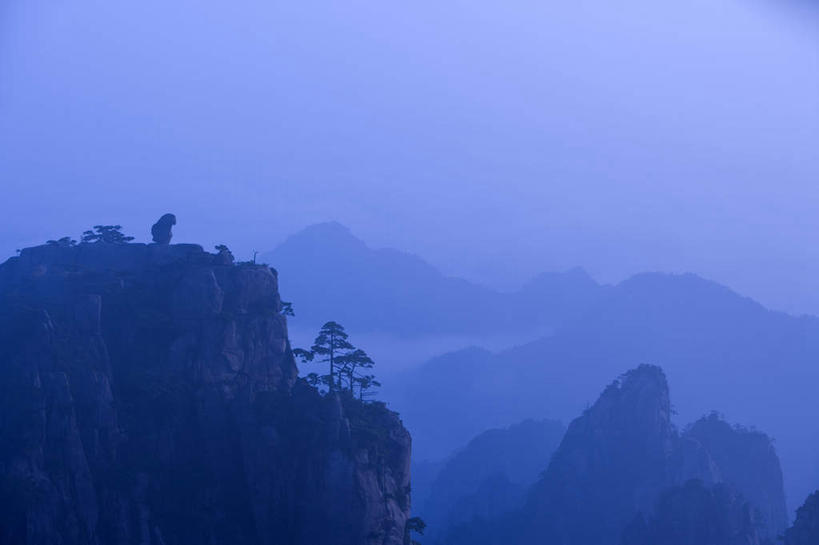 无人,横图,俯视,航拍,室外,白天,旅游,度假,黄山,石头,美景,山,山脉,植物,雾,松树,中国,亚洲,朦胧,模糊,石子,景观,山峰,山峦,娱乐,树,树木,绿色,自然,群山,享受,休闲,景色,放松,生长,成长,迷雾,鸟瞰,自然风光,坚定,东亚,安徽,安徽省,黄山市,中华人民共和国,华东地区,长寿,皖,贞洁,黟山,石块,岩石,大雾,彩图,高角度拍摄,世界地质公园,天下第一奇山