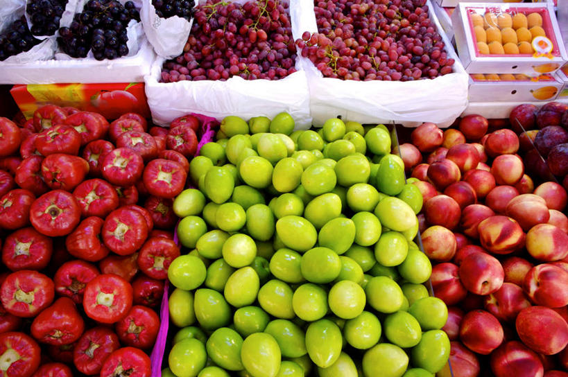 无人,商店,横图,俯视,室内,白天,购物,消费,超市,枇杷,葡萄,桃子,水果,一堆,许多,堆叠,堆积,新鲜,生食,食品,果实,油桃,很多,食物,莲雾,金融,百货,有机食品,绿色食品,堆,选购,贸易,百货公司,枣椰子,肺果,血拼,波斯枣,番枣,海枣,无漏子,椰枣,伊拉克枣,天桃,洋蒲桃,李光桃,超级市场,大卖场,山葫芦,蒲桃,芦枝,芦橘,金丸,草龙珠,彩图,高角度拍摄,购物商场,购物中心,商业中心