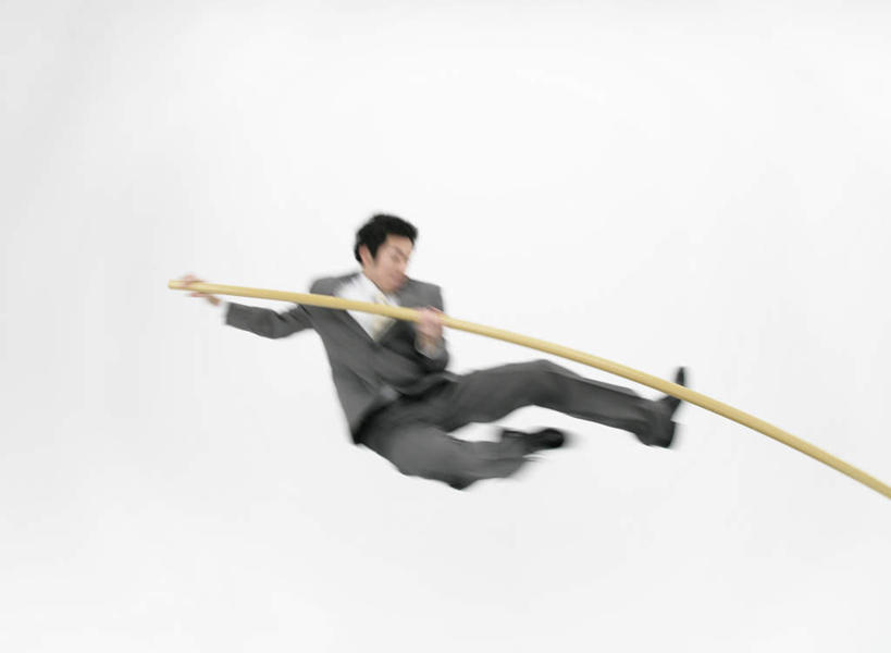 东方人,一个人,商务人士,商务男性,跳,举,横图,室内,白天,白色背景,正面,衬衫,撑杆跳高,亚洲,仅一个男性,仅一个人,握,套装,朦胧,模糊,半空,注视,黄种人,仅一个年轻男性,观察,看,托,腾空,握着,摄影,影棚,观看,察看,关注,商务装,工薪阶层,凌空,撑竿跳,撑竿跳高,撑杆跳,男人,男性,年轻男性,亚洲人,白领,上班族,举起,举手,举着,跳跃,向上举,向上伸,向上托,彩图,全身,影棚拍摄,衬衣,拍摄