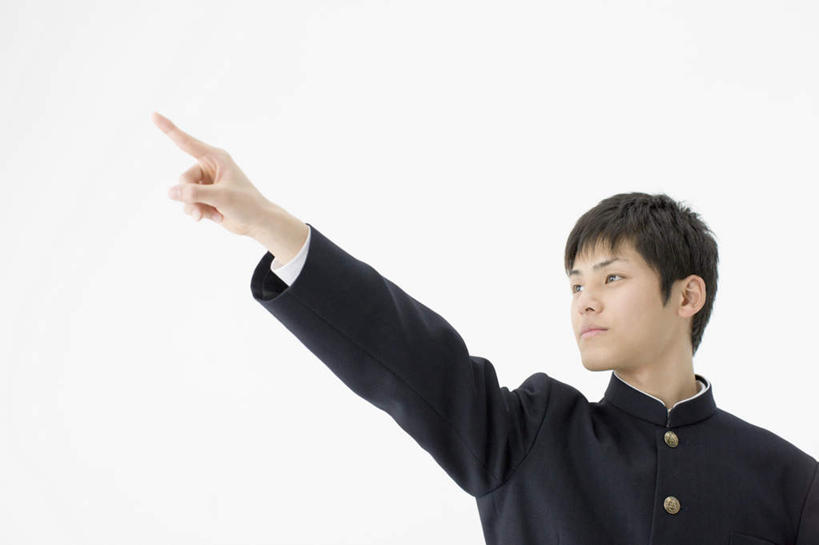 东方人,一个人,学生,站,举,横图,室内,白天,白色背景,正面,制服,亚洲,仅一个男性,仅一个人,指,阴影,服装,反射,影子,注视,指点,黄种人,仅一个年轻男性,观察,看,托,站着,校服,摄影,影棚,观看,察看,指向,关注,学生服,男人,男性,年轻男性,亚洲人,举起,举手,举着,向上举,向上伸,向上托,站立,半身,彩图,影棚拍摄,拍摄,日本校服