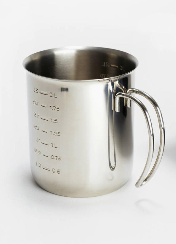 无人,竖图,室内,特写,白天,白色背景,正面,静物,杯子,金属制品,阴影,反射,金属,壶,影子,量杯,水壶,一个,茶壶,容器,摄影,影棚,单个,彩图,影棚拍摄,拍摄