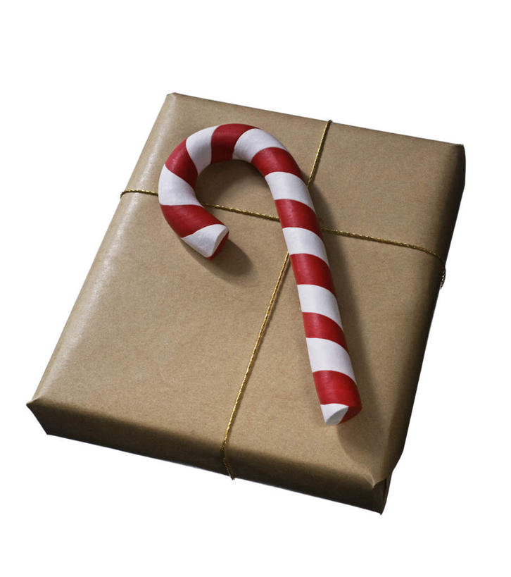 无人,竖图,俯视,室内,特写,白天,白色背景,静物,礼盒,礼物,圣诞节,节日,庆祝,纸盒,食品,糖,糖果,甜点,甜品,软糖,文化,盒子,食物,包装盒,礼品盒,甜食,庆典,一盒,摄影,礼品,影棚,纪念,彩图,高角度拍摄,影棚拍摄,拍摄